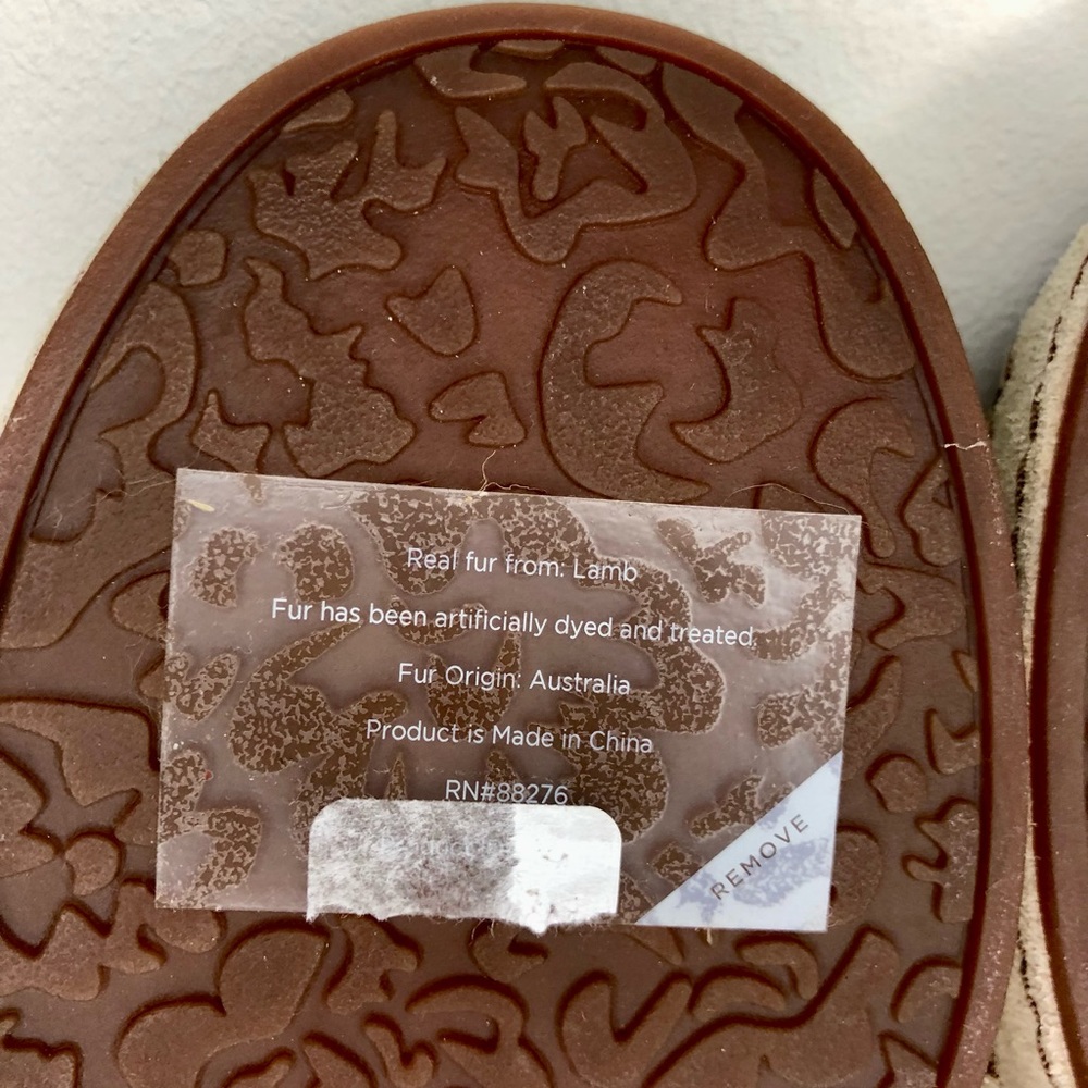 S⭕️LD‼️New Ugg Women’s Wrin Slippers Chestnut Size 6 - Picture 9 of 10